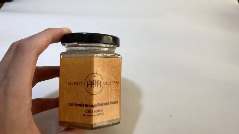 【レビューまとめ】蜂蜜としてのレベルが高く、甘みとフルーティーな香りが美味しい！CBDは500mgと初めてでも食べやすい量でグッド◎
